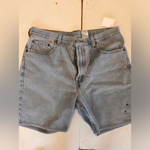 Vintage Levi's 505 Dad/Mom Shorts 36 Reg Fit 2005 Light Wash Y2K Denim No Patch - Picture 1 of 10